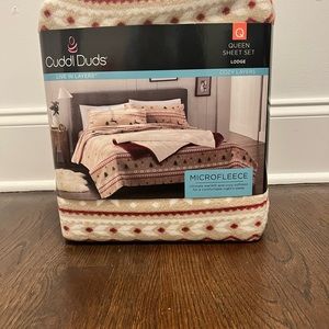 Brand New Queen Microfiber bed sheets